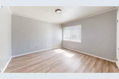 6625 Bancroft Ave, Oakland, CA 94605 - Photo 7