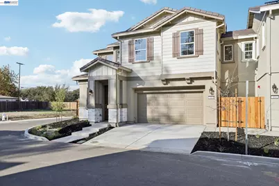 117 Creek View Cir, Fairfield, CA 94533 - Photo 3