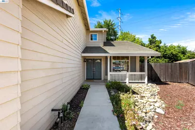 8521 Tullia Pl, Antelope, CA 95843 - Photo 5