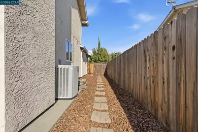 572 Shannon Dr, Vacaville, CA 95688 - Photo 53
