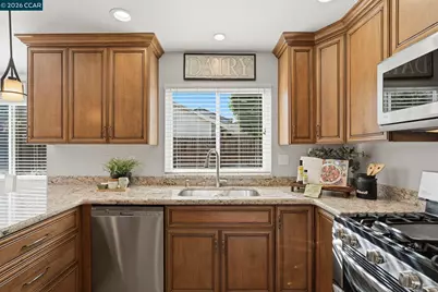 572 Shannon Dr, Vacaville, CA 95688 - Photo 19