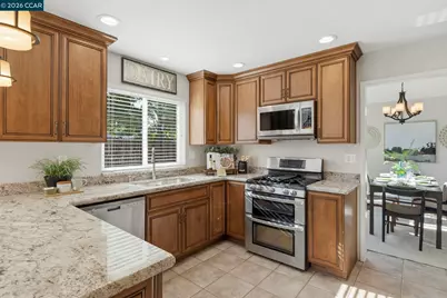 572 Shannon Dr, Vacaville, CA 95688 - Photo 23