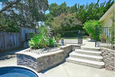 731 Hamilton Dr, Pleasant Hill, CA 94523 - Photo 29