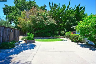 731 Hamilton Dr, Pleasant Hill, CA 94523 - Photo 33