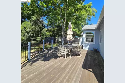 241 Humboldt St, San Rafael, CA 94901 - Photo 25