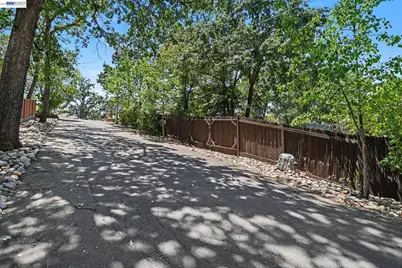 571 La Gonda Way, Danville, CA 94526 - Photo 3