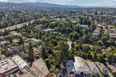 3070 Brook St, Oakland, CA 94611 - Photo 11