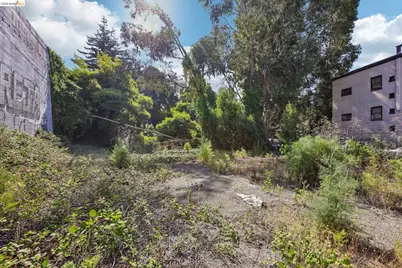 3070 Brook St, Oakland, CA 94611 - Photo 1