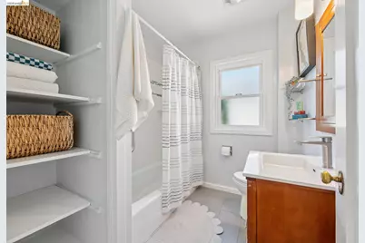 264 Marlow Drive, Oakland, CA 94605 - Photo 37
