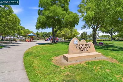 897 Sapphire Cir, Vacaville, CA 95687 - Photo 35