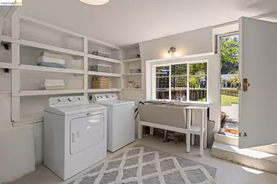 371 Rugby Ave, Berkeley, CA 94708 - Photo 27