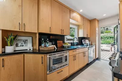 6611 Pinehaven Rd, Oakland, CA 94611 - Photo 19