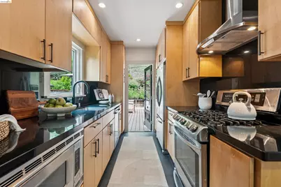 6611 Pinehaven Rd, Oakland, CA 94611 - Photo 21