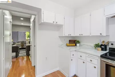 3800 Maybelle Ave #7, Oakland, CA 94619 - Photo 11