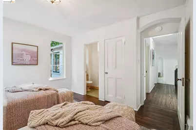 5933 Johnston Dr., Oakland, CA 94611 - Photo 35