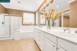 586 Dutch Elm Dr, Hercules, CA 94547 - Photo 9
