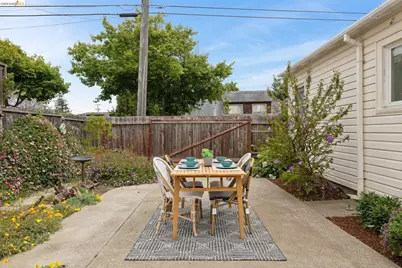 1000 Elm Ct, El Cerrito, CA 94530 - Photo 27