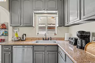 1288 107th, Oakland, CA 94603 - Photo 9