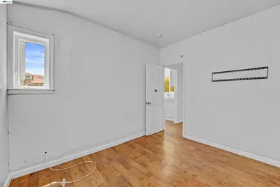 818 18th St, Oakland, CA 94607 - Photo 27