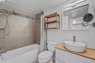 818 18th St, Oakland, CA 94607 - Photo 59