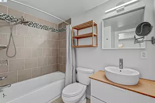 818 18th St, Oakland, CA 94607 - Photo 59