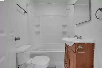 627 Gratton Ave, Stockton, CA 95205 - Photo 15