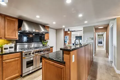 15 Surmont Ct, Lafayette, CA 94549 - Photo 17