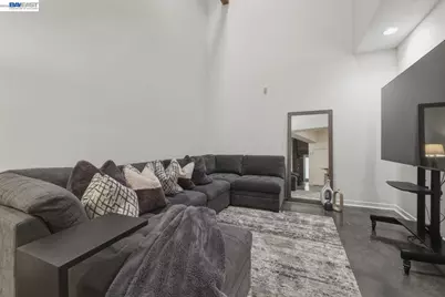 594 Manzana Pl, San Jose, CA 95112 - Photo 15