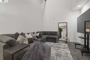 594 Manzana Pl, San Jose, CA 95112 - Photo 15