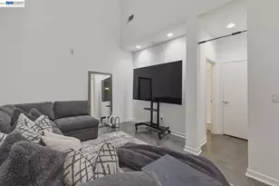 594 Manzana Pl, San Jose, CA 95112 - Photo 17