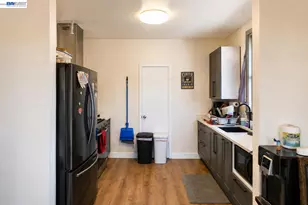 3338 San Leandro St, Oakland, CA 94601 - Photo 7