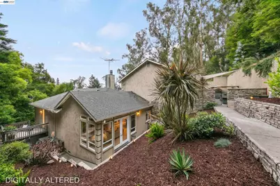 7010 Pinehaven Rd, Oakland, CA 94611 - Photo 3
