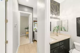 7010 Pinehaven Rd, Oakland, CA 94611 - Photo 21