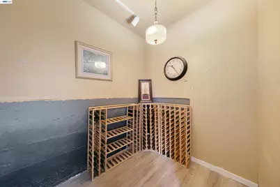 7010 Pinehaven Rd, Oakland, CA 94611 - Photo 27