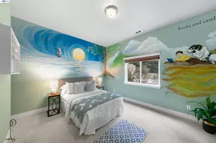 7010 Pinehaven Rd, Oakland, CA 94611 - Photo 17