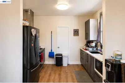 3338 San Leandro St, Oakland, CA 94601 - Photo 7
