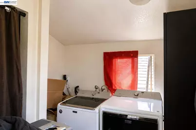 3338 San Leandro St, Oakland, CA 94601 - Photo 13