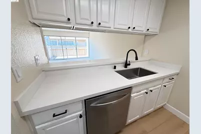 260 Industrial Pkwy #38, Hayward, CA 94544 - Photo 9