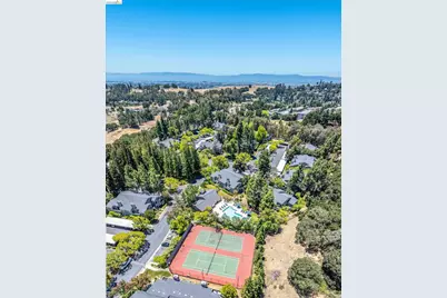 660 Canyon Oaks Dr #B, Oakland, CA 94605 - Photo 15