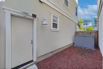 9137 Seawind Way, Newark, CA 94560 - Photo 35