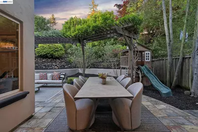 1028 Aquarius Way, Oakland, CA 94611 - Photo 19