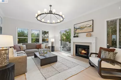 1028 Aquarius Way, Oakland, CA 94611 - Photo 5