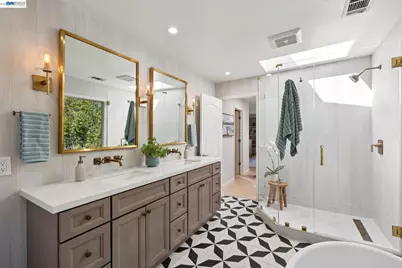 1028 Aquarius Way, Oakland, CA 94611 - Photo 37