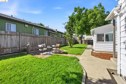 3007 Bona St, Oakland, CA 94601 - Photo 3
