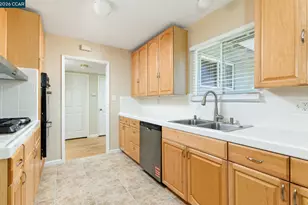 1967 Whitman Way, Sacramento, CA 95822 - Photo 3