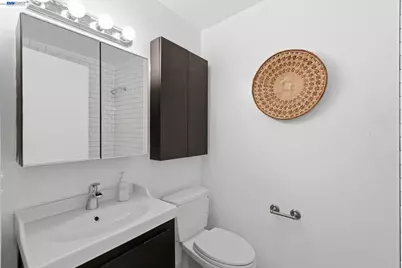 955 Shorepoint Ct #100, Alameda, CA 94501 - Photo 15