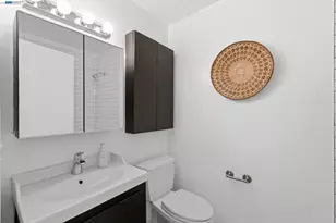 955 Shorepoint Ct, Alameda, CA 94501 - Photo 15
