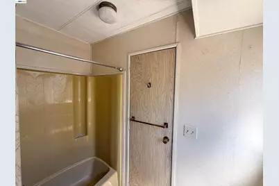 2203 Dalis Dr #127, Concord, CA 94520 - Photo 13