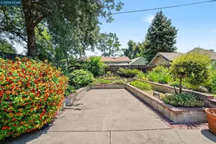 2356 Golden Bear Cir, Stockton, CA 95209 - Photo 25