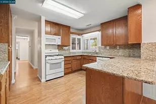 2356 Golden Bear Cir, Stockton, CA 95209 - Photo 7